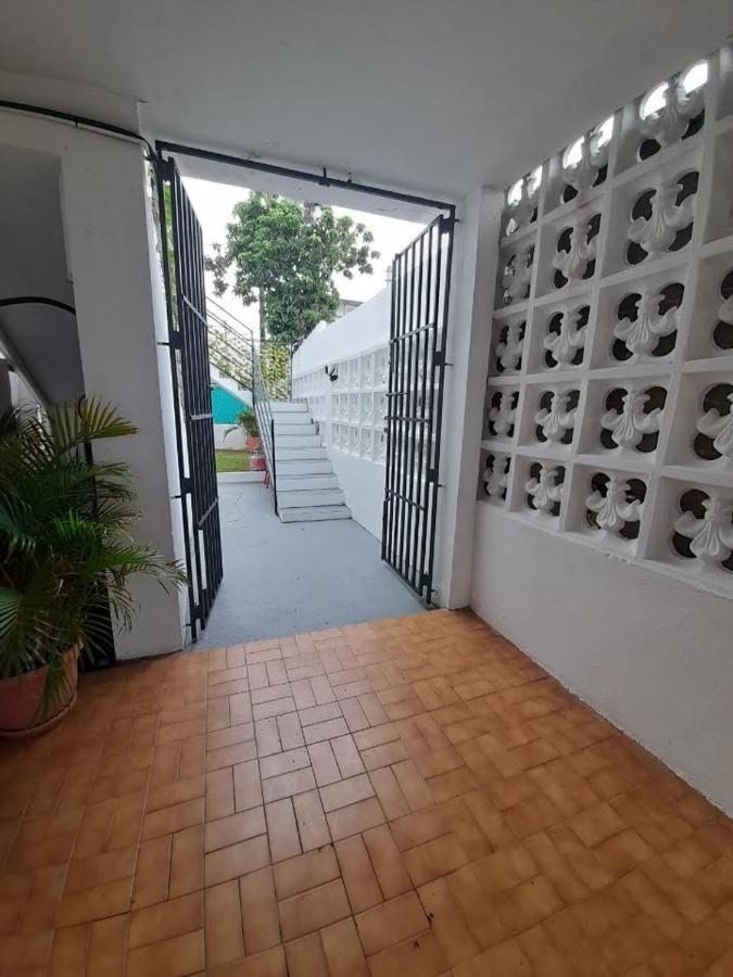 Frente Aeropuerto De Isla Verde San Juan Exterior photo